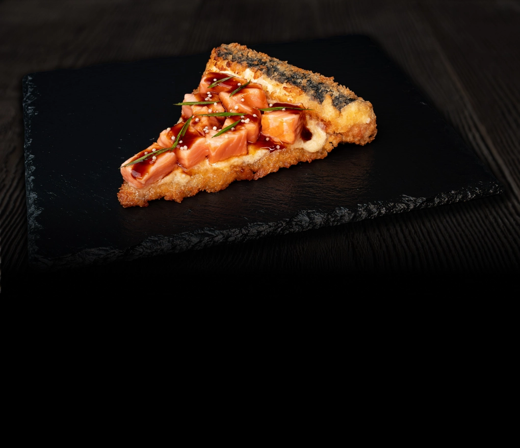 Pizza pieczona z łososiem
